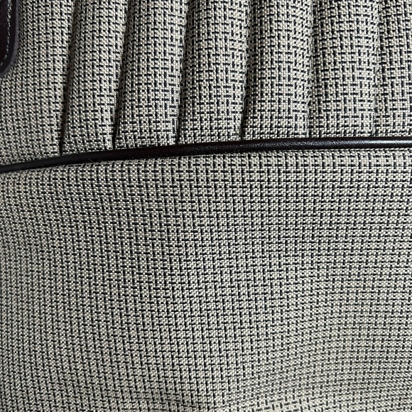 RICARDO Beverly Hills Tan and Black Travel Bag with Structured Shape - Picture 5 of 6